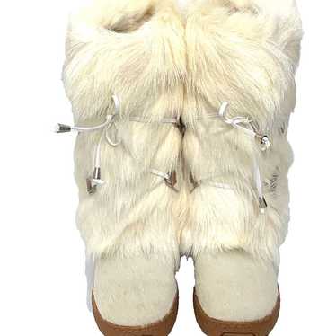 Oscar Sport NWB Women's White Norma Boots Size 7 - image 1