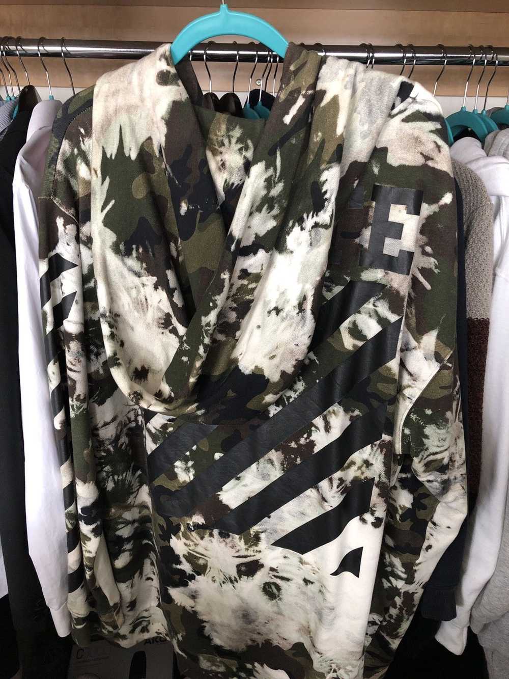 Off-White Off-White camo hoodie - image 3