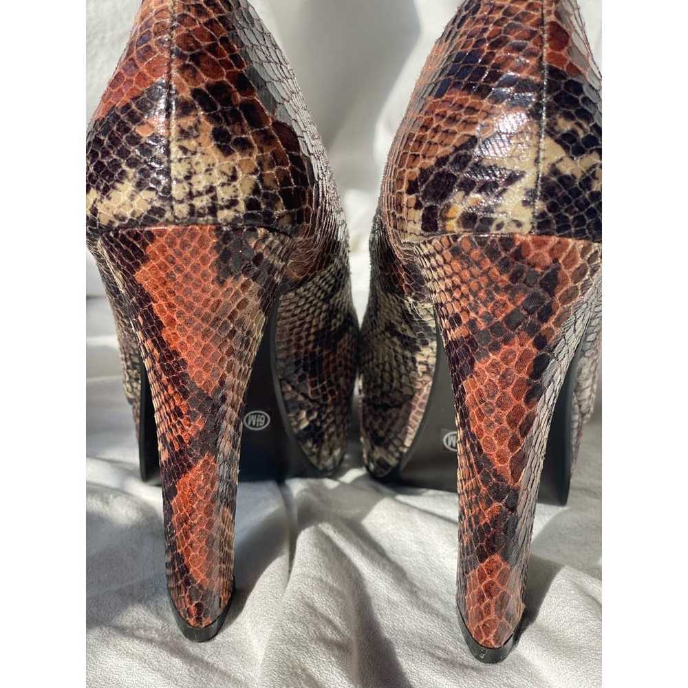 Chinese Laundry Move Over Snakeskin Pumps 6.5 Wom… - image 2
