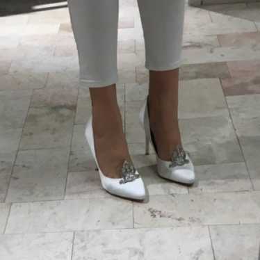 Badlgey Mischka white Heel with Jewel