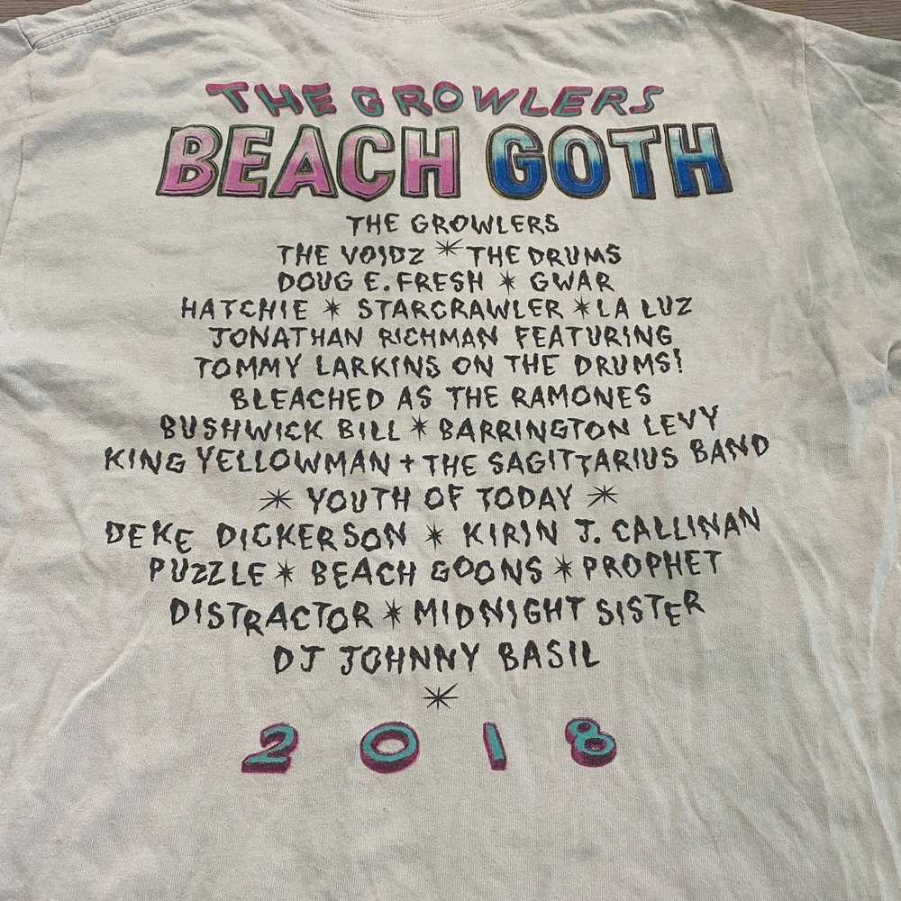 Band Tees × Gildan The Growlers Beach Goth 2018 T… - image 4