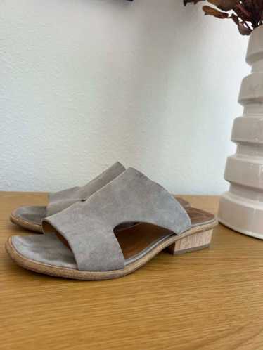 Coclico Platino Suede Slides