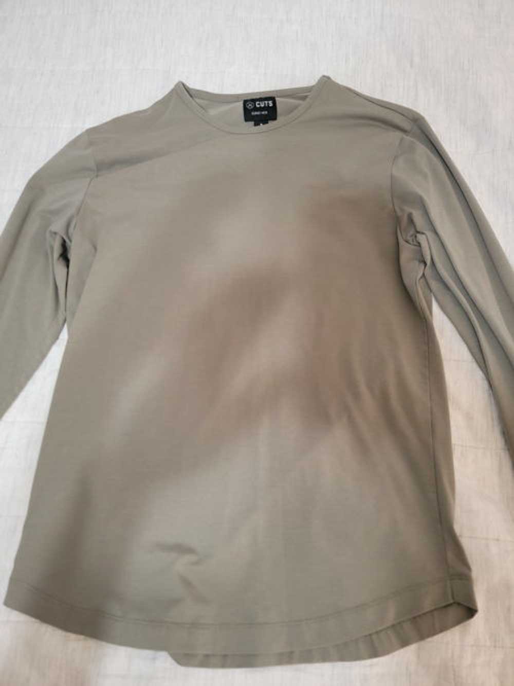 CUTS AO Long Sleeve Curve-Hem Tee | Agave Signatu… - image 2