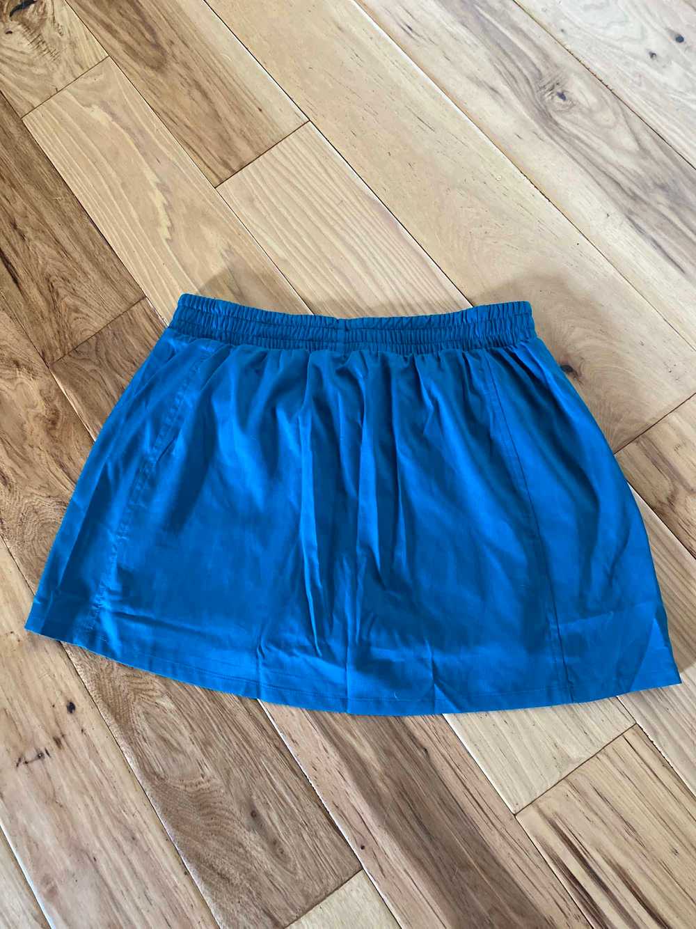 Girlfriend Collective Atlas Birdie Woven Skort - image 4