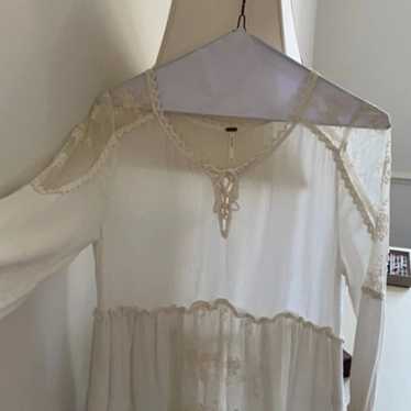 White blouse with lace detail - image 1