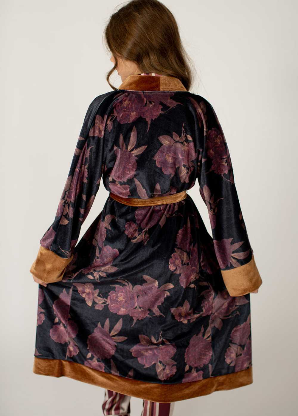 Joyfolie Kamie Robe in Black Floral - image 4