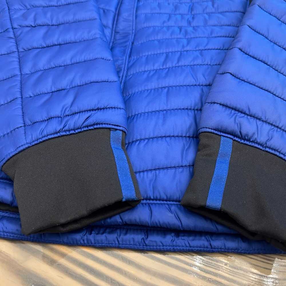 Ariat Woman’s Cobalt Blue/Black Puffer Jacket siz… - image 12