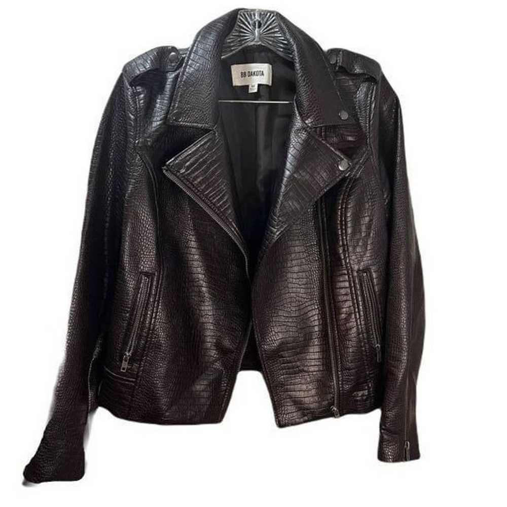 BB DAKOTA Women's Embossed Leather Moto Jacket Me… - image 1