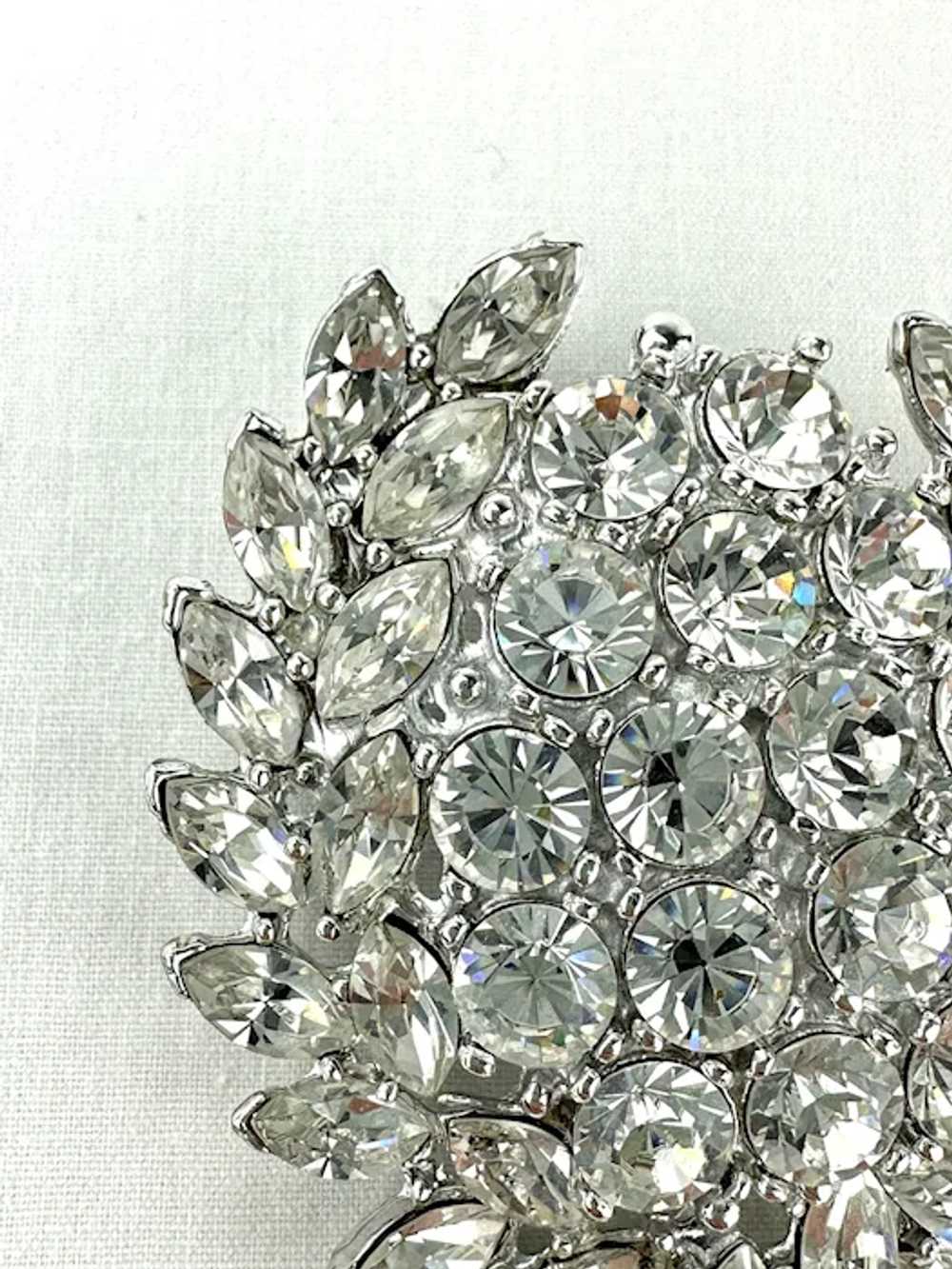 Vintage Brilliant Crystal Rhinestone Brooch - image 2