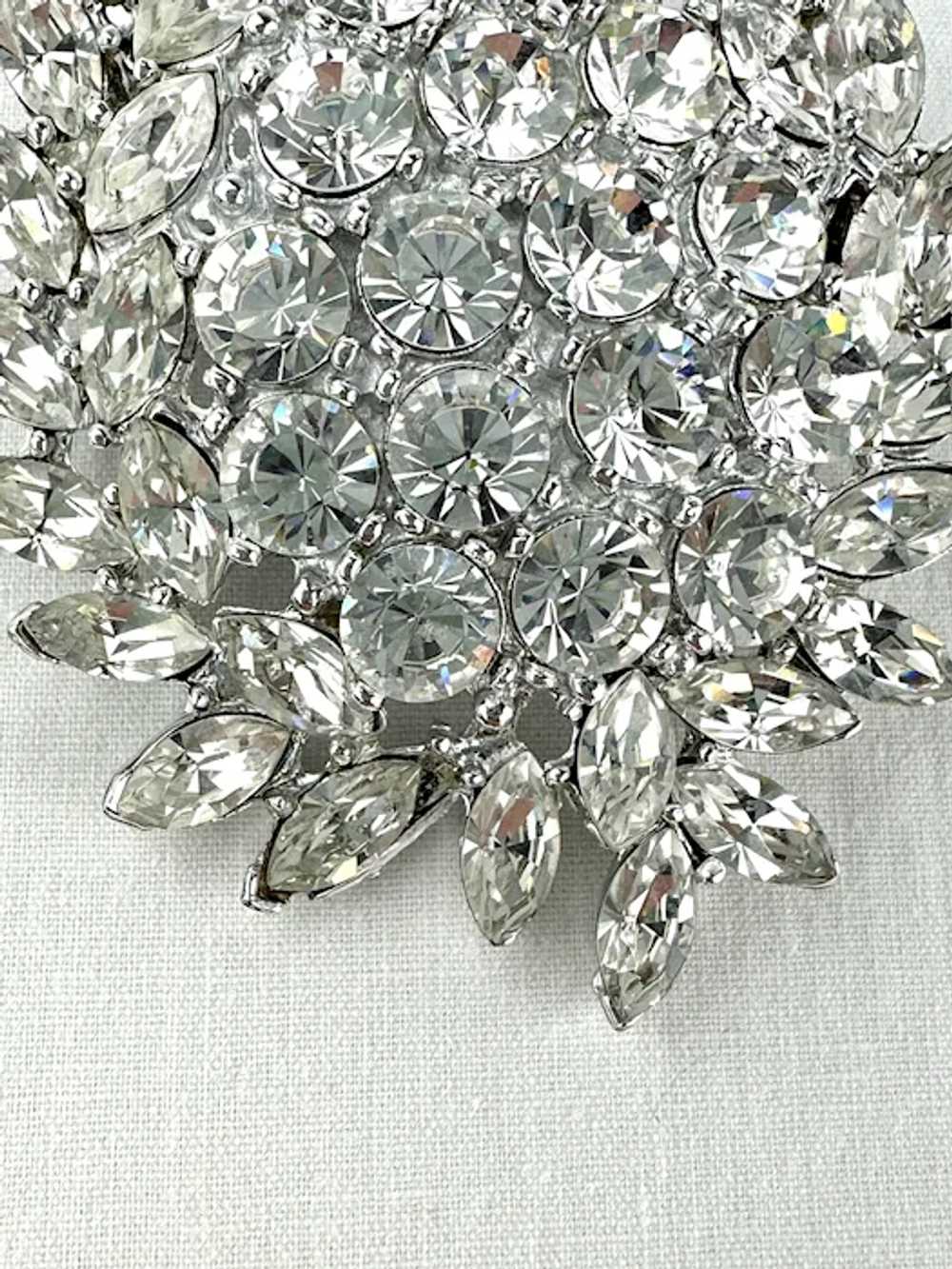 Vintage Brilliant Crystal Rhinestone Brooch - image 3