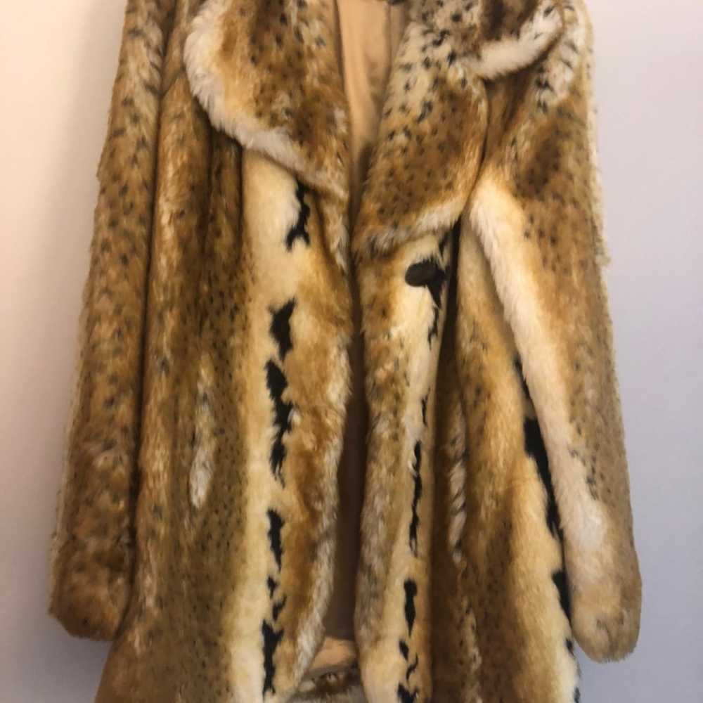 Pamela McCoy Gorgeous Faux Fur Lynx Coat - image 1