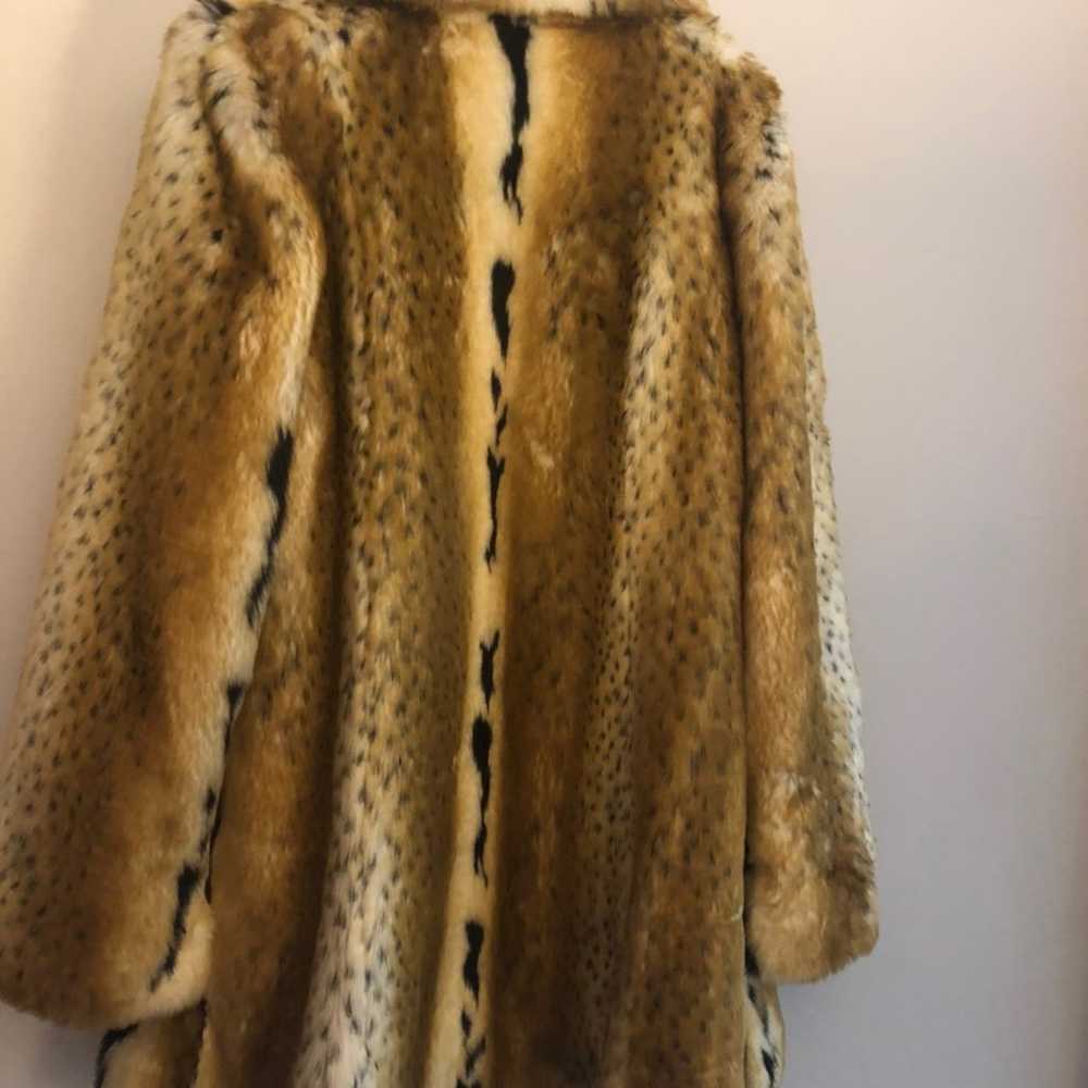 Pamela McCoy Gorgeous Faux Fur Lynx Coat - image 2