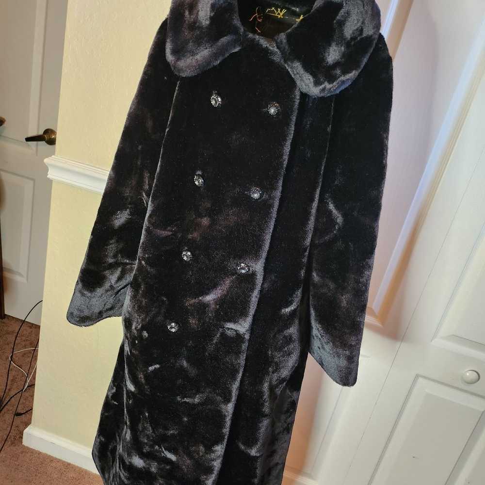 Borgazia Faux Fur coat size M/L - image 2