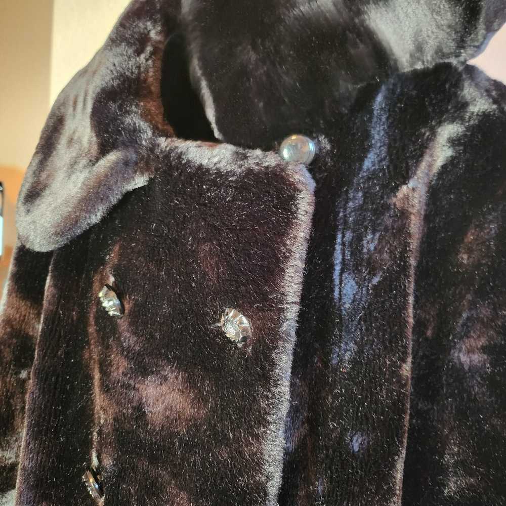 Borgazia Faux Fur coat size M/L - image 3