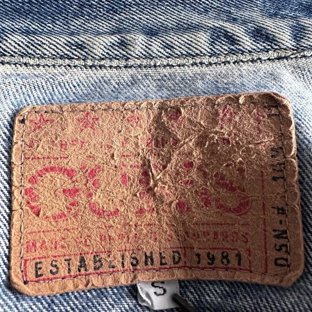 90’s Vintage Guess Denim Jacket - image 9