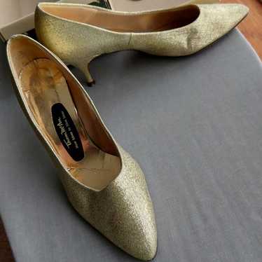Thom McAn Gold Sparkle Pumps 2.5" heels sz 7.5 B … - image 1