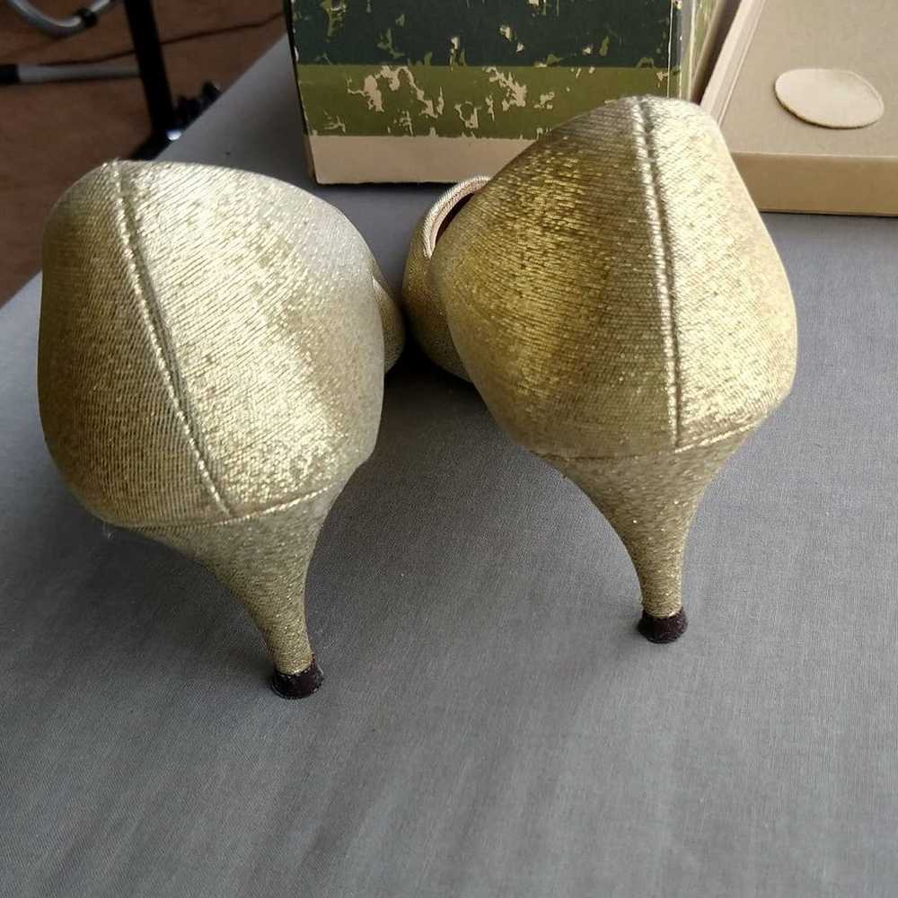 Thom McAn Gold Sparkle Pumps 2.5" heels sz 7.5 B … - image 3