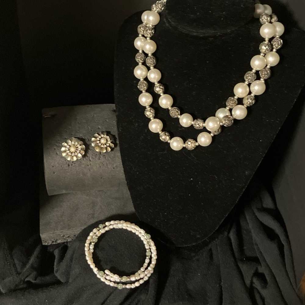 Vintage Pearl and Gold Necklace Set - image 1