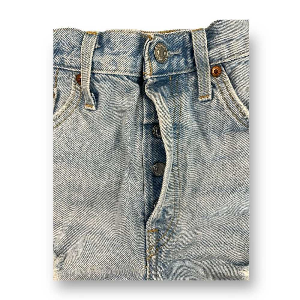 Levi's Levi’s 501 Cutoff Button Fly Distressed Je… - image 4