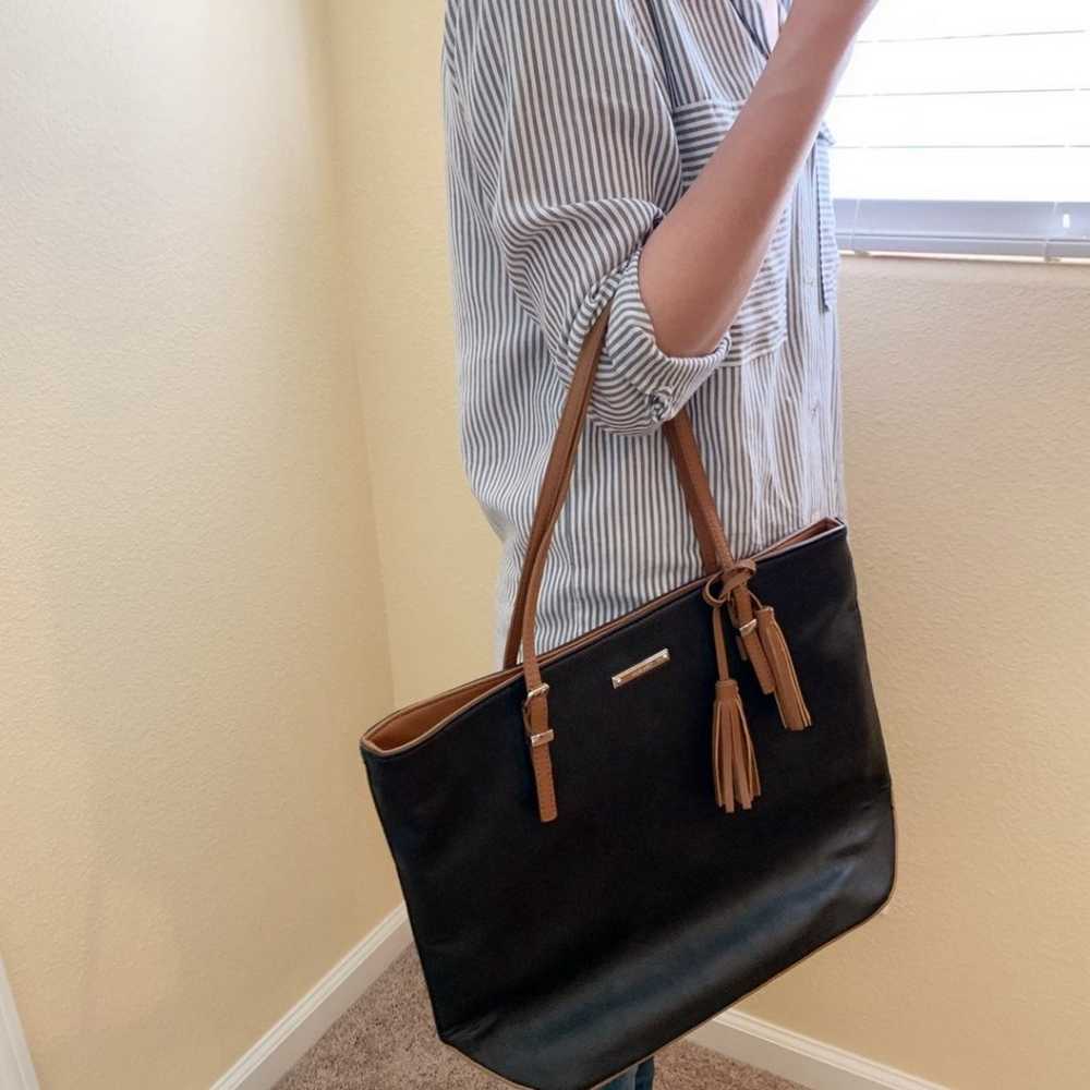 Nine West Leather Tote Bag Great Condition - image 1