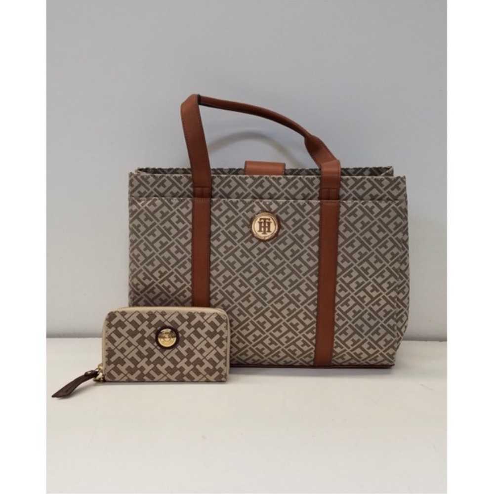 Tommy Hilfiger Signature Gray/Brown Tote matching… - image 1