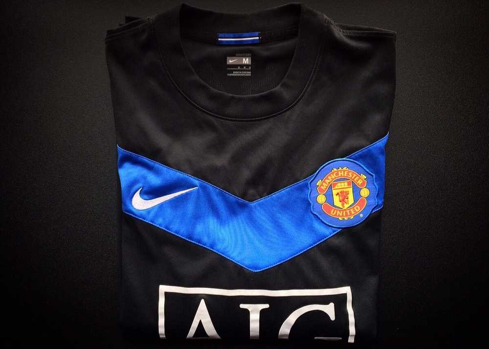 Nike × Vintage 2009 NIKE MANCHESTER UNITED AIG CH… - image 8