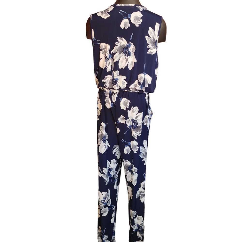 Other Venus Women's Navy Blue Floral V-Neck Sleev… - image 3