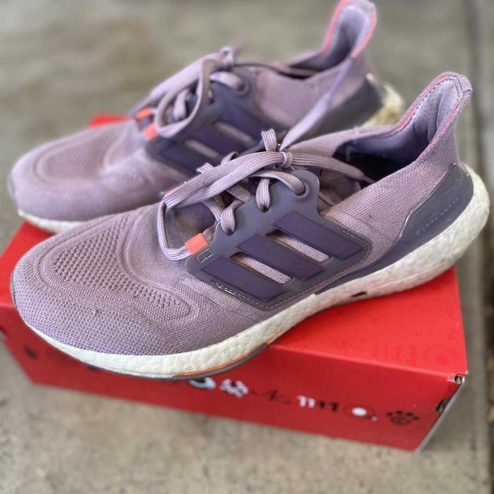 Adidas Size 9 Violet And White Ultraboost 21 - image 1