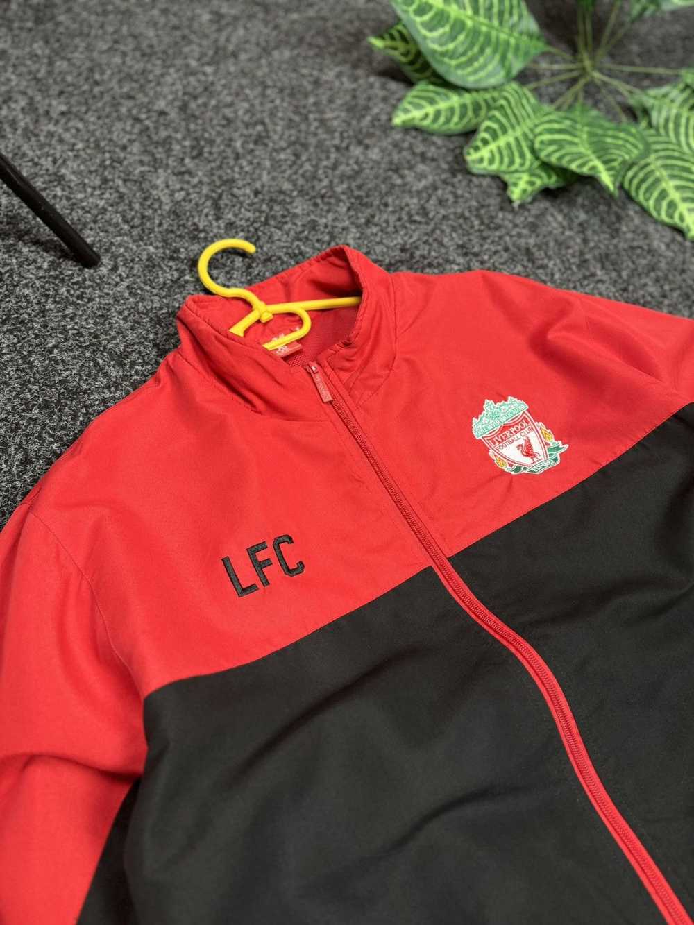 Liverpool × Streetwear Vintage sweatshirt LIVERPO… - image 2