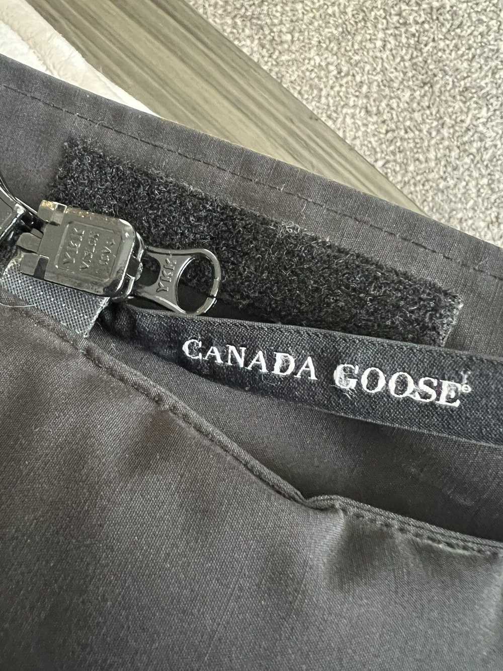 Canada Goose Canada Goose Parka Coyote Fur hood - image 8