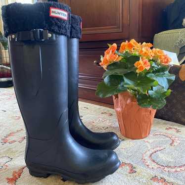 Hunter boots size 8 with fleece Liner - image 1