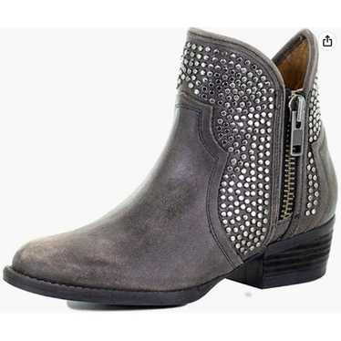 Circle G Women's Zipper and Studded Booties Round… - image 1