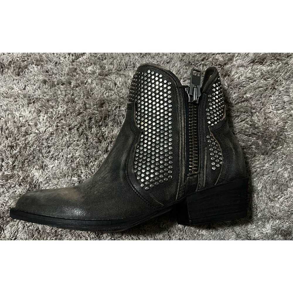 Circle G Women's Zipper and Studded Booties Round… - image 6