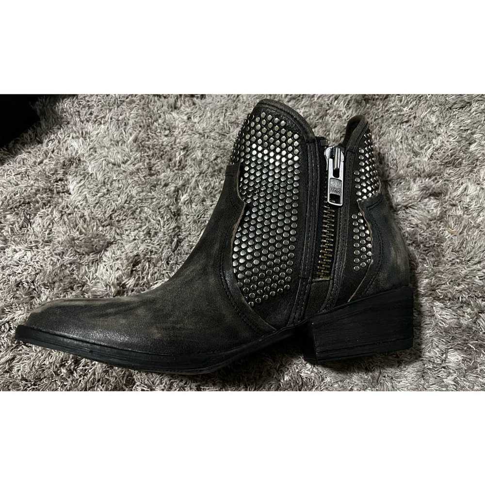 Circle G Women's Zipper and Studded Booties Round… - image 9