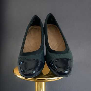 Women's Shoes CLARKS Flats Navy Blue Patent Leath… - image 1