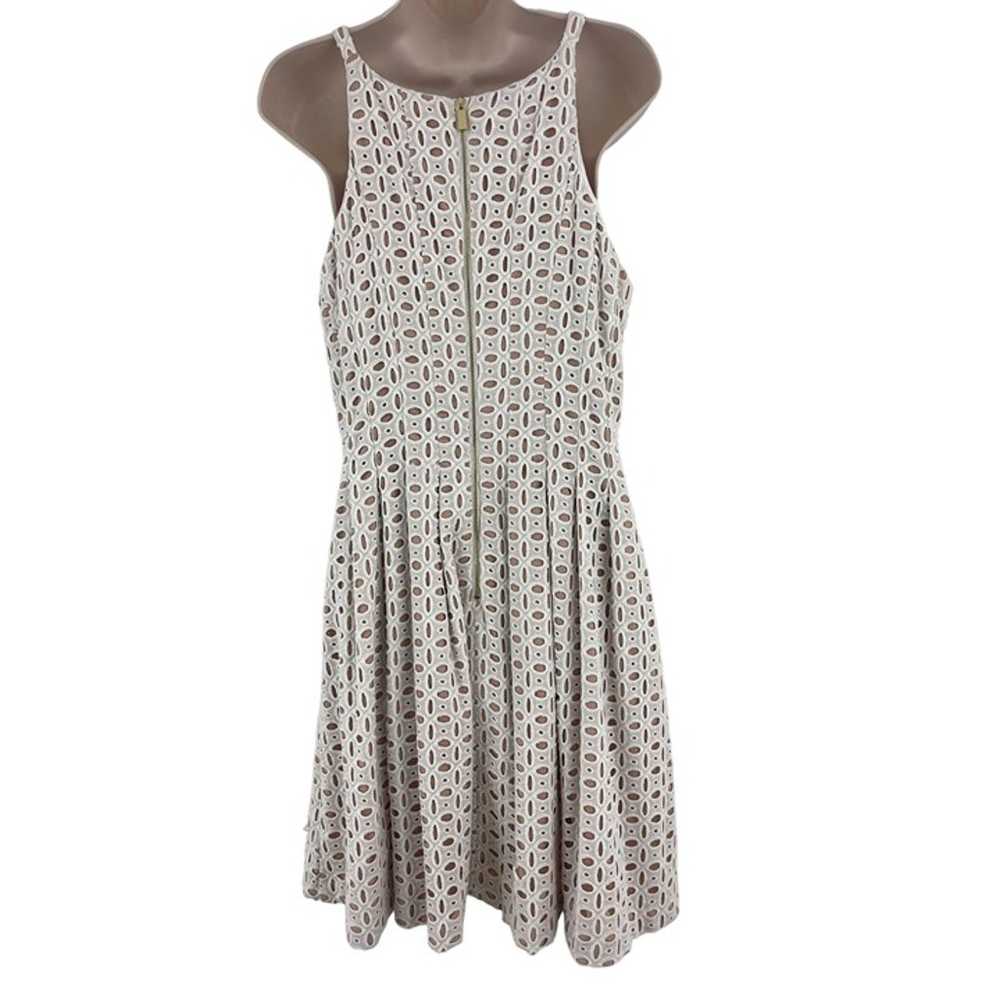 Size 14 VINCE CAMUTO WHITE EYELET FIT & FLARE DRE… - image 5
