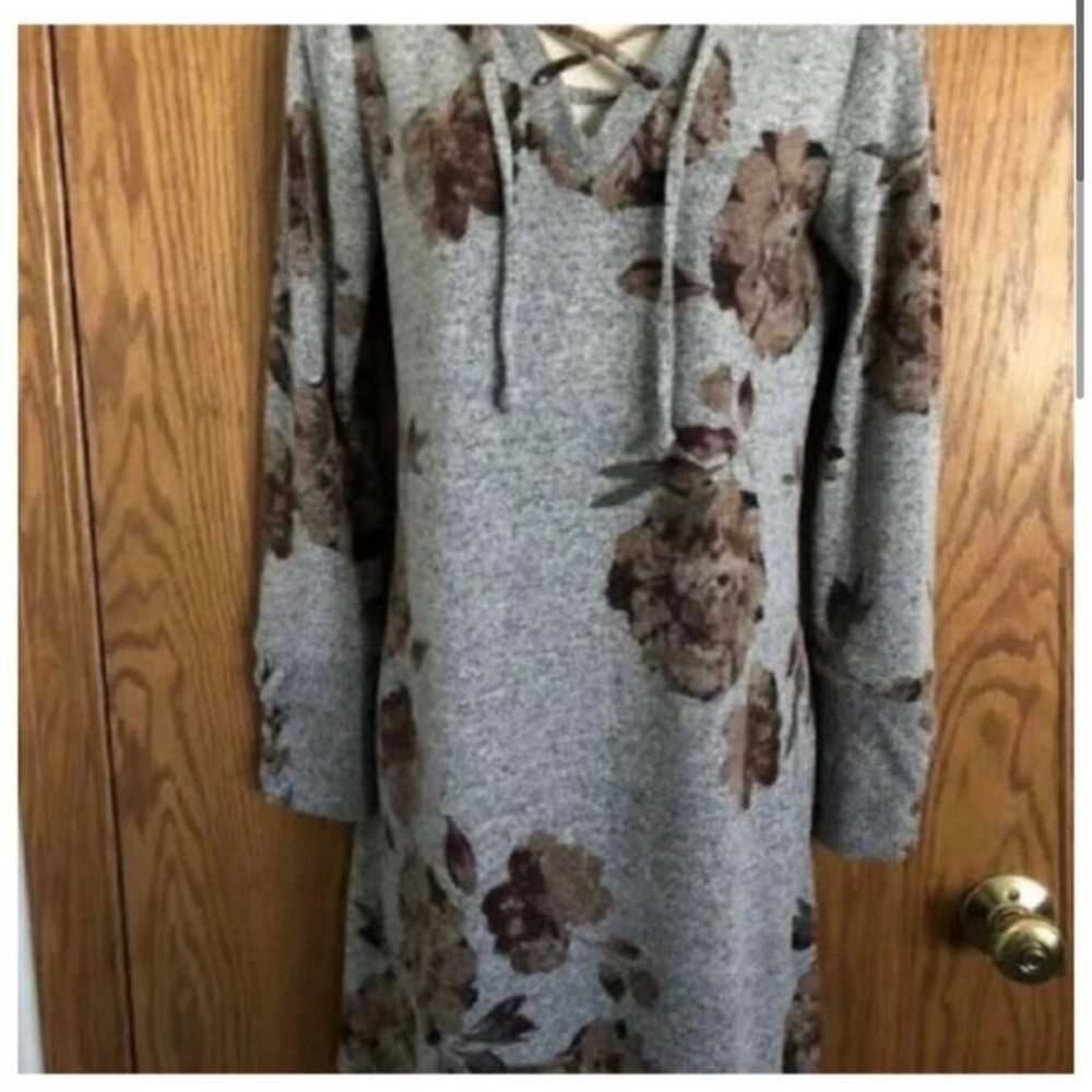 MAURICES GREY FLORAL SWEATER DRESS MEDIUM - image 2