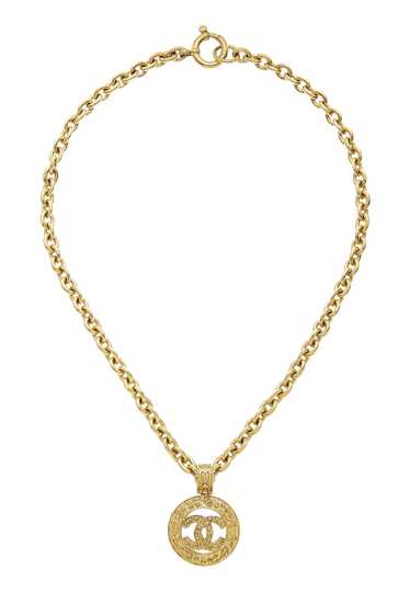 Gold Filigree 'CC' Round Necklace