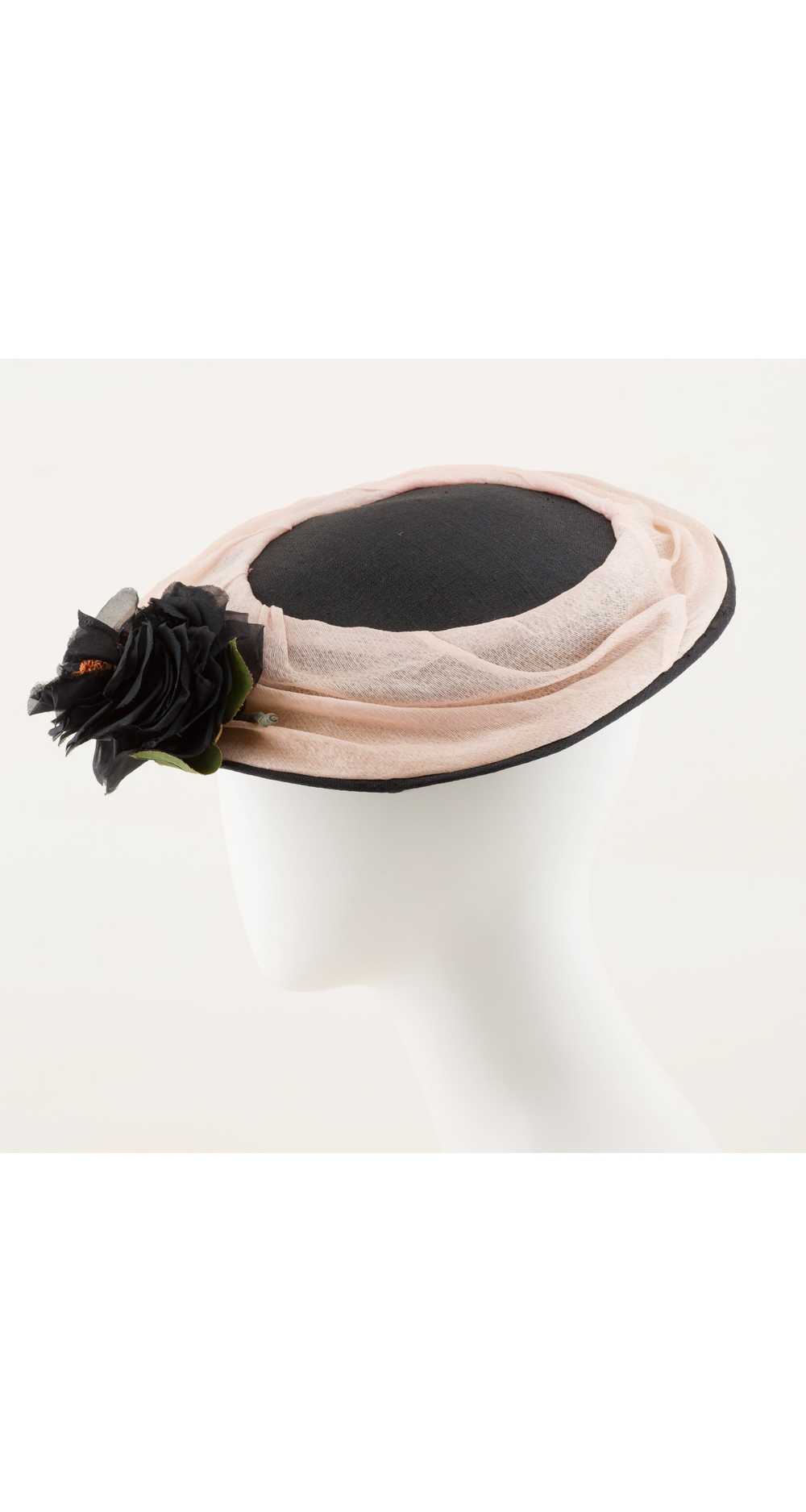 Jacques Fath 1950s Pink & Black Straw Saucer Fasc… - image 4
