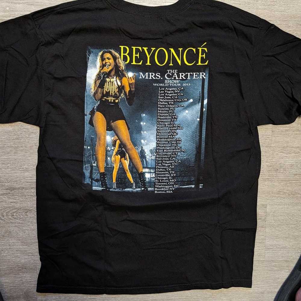 Beyonce 2013 mrs. Carter tour tshirt! - image 4