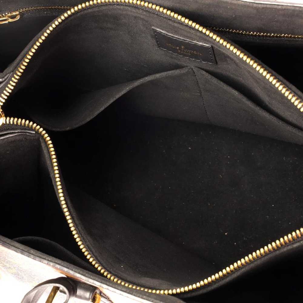Louis Vuitton Leather tote - image 5