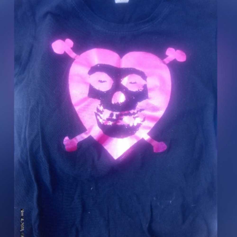 Misfits Pink Foil Heart Skull Ladies Girly Shirt M - image 3