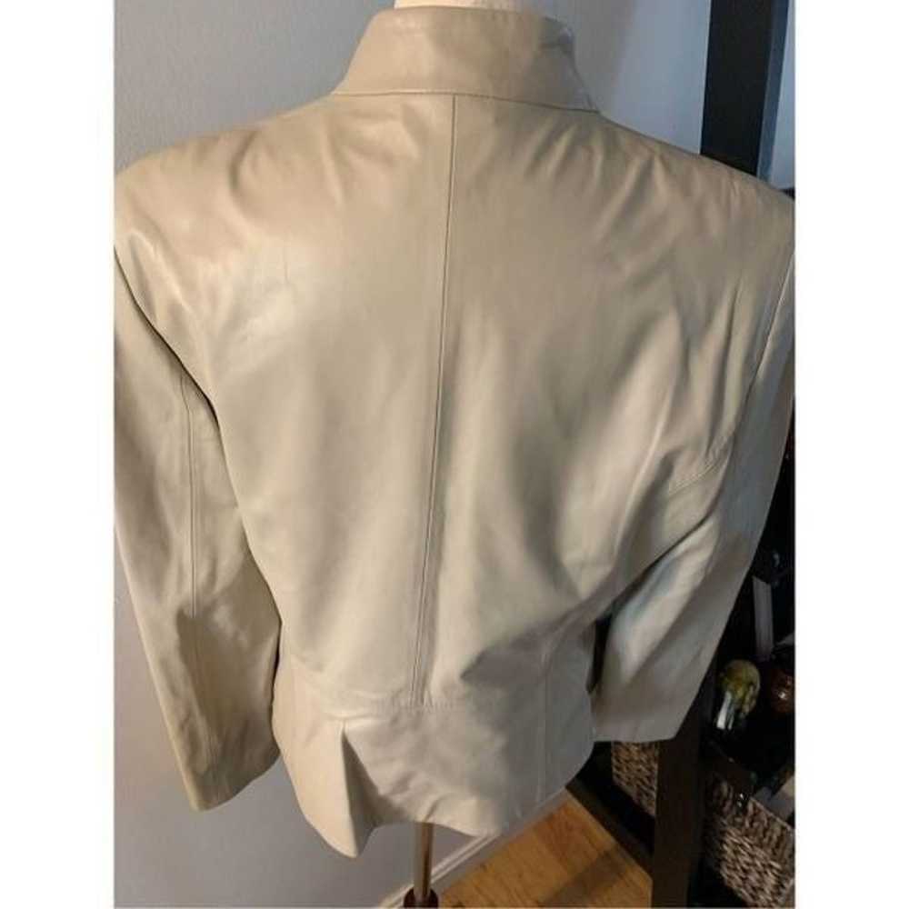 Tahari 100% leather jacket tan/cream size 10 - image 3