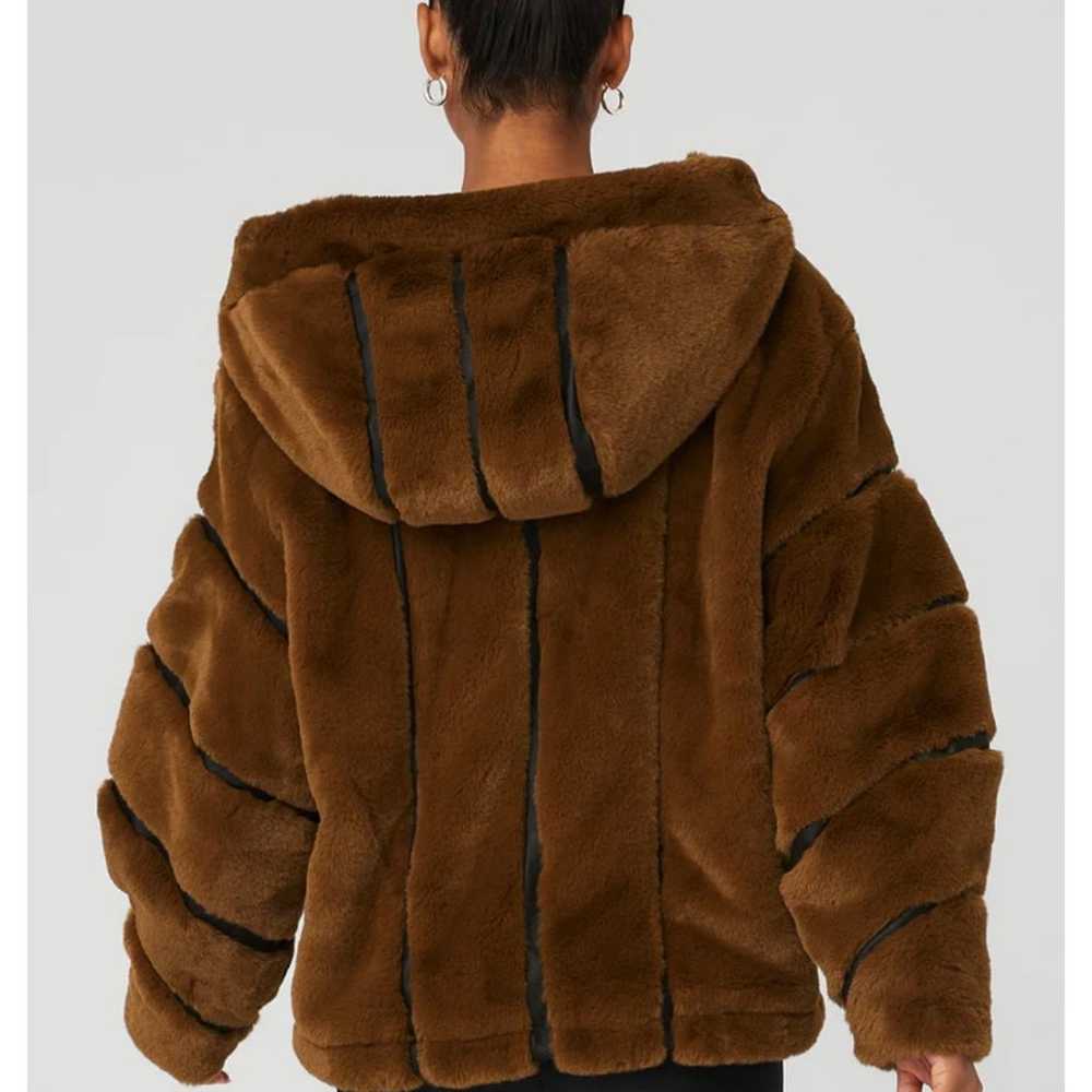 Alo knock out faux fur jacket - image 4