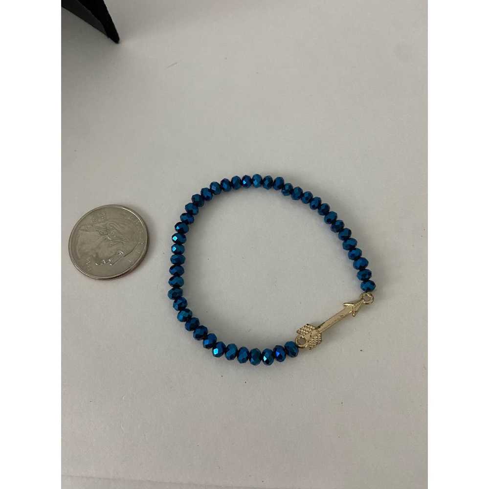 Handmade Pretty blue glass bead arrow bracelet go… - image 4