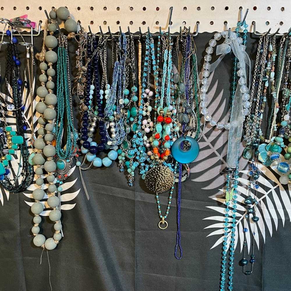 Vintage to now teal jewelry necklace lot all wear… - image 7