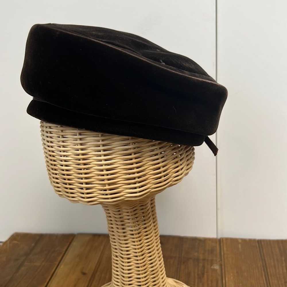 Vintage ladies brown velvet pillbox hat - image 1