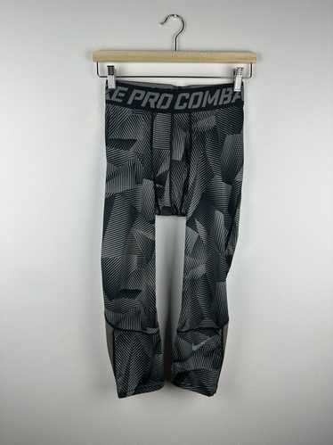 Nike Nike Pro Combat Dri-Fit Training Three quarte