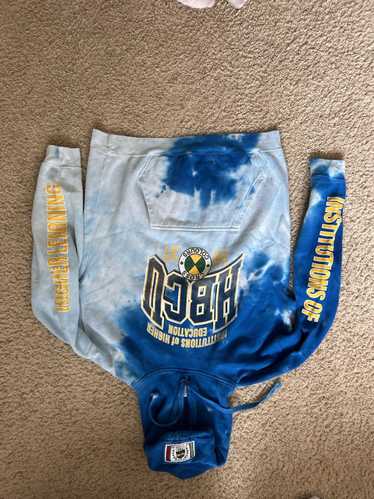 Cross Colours MENS HBCU INSTITUTIONS HOODIE IN BLU