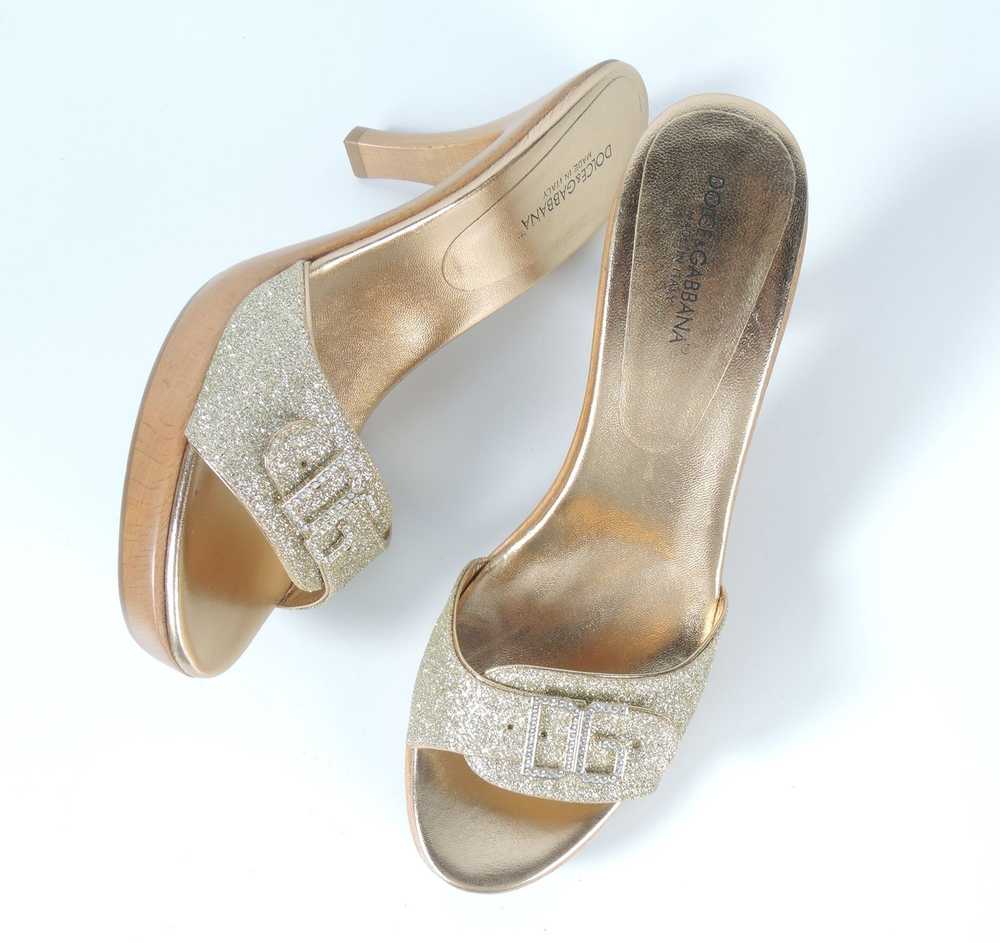 Dolce & Gabbana o1smst1ft0424 Wooden Heels in Gold - image 3